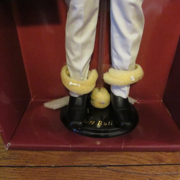 NEW The Franklin Mint Gone with the Wind Twelve Oaks BBQ Rhett Butler Vinyl Doll - Picture 4 of 9